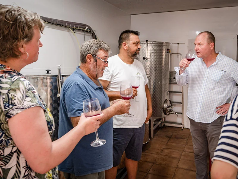 Visita al celler de vi El Vinyet de Sant Jordi · foto 4